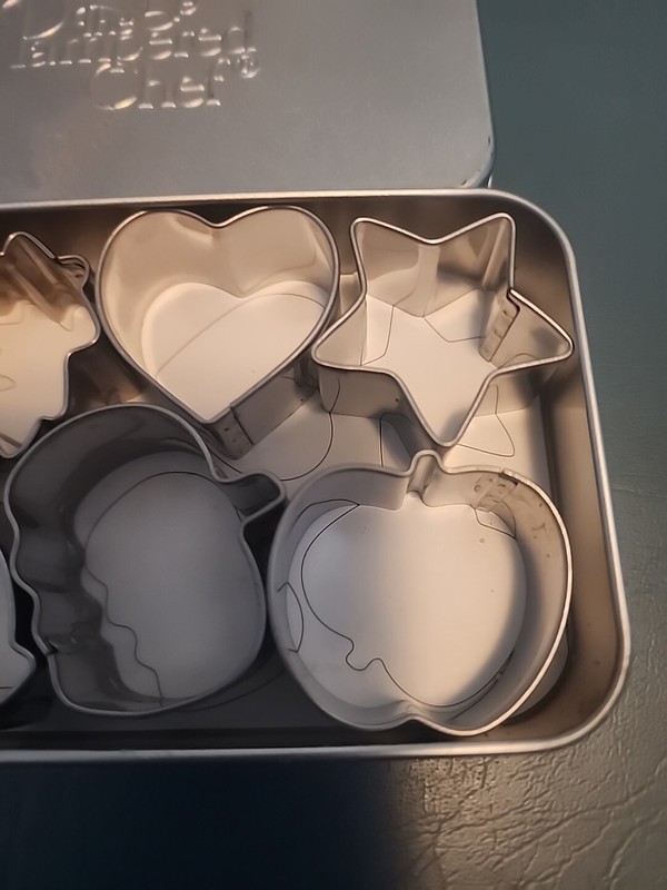 Pampered Chef 8 Mini Cookie Cutters Original Metal Box Holidays Fall Apple Heart gallery