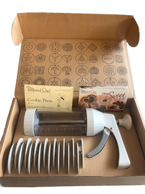 NEW! Pampered Chef Cookie Press, 16 Discs and Instructions 1525 Baking Kitchen gallery