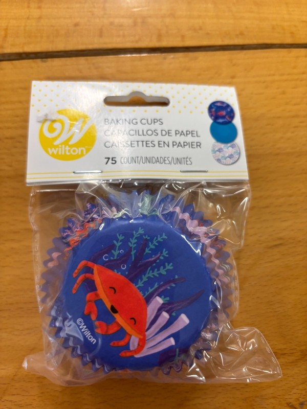Finding Dory Cupcake Set including Cupcake Cups , CC Rings and Treat Stand gallery