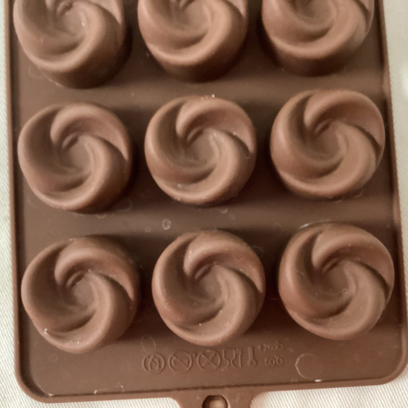 Lot of Six /6 Chocolate Candy Molds Silicone Christmas Valentine Flowers Heart gallery