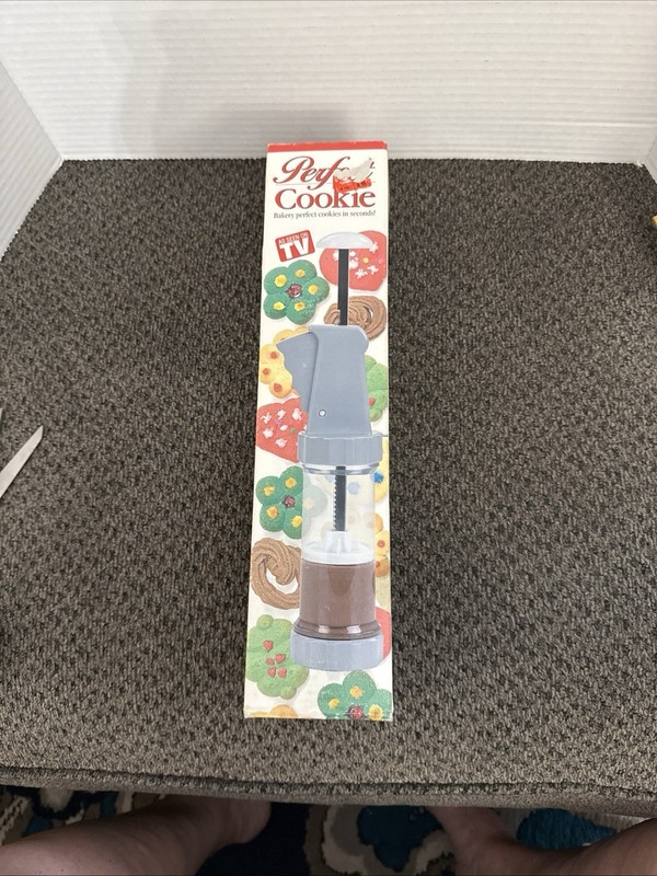 Perfect Cookie Maker New In Box Includes 12 Assorted Designs And Decorative Tips