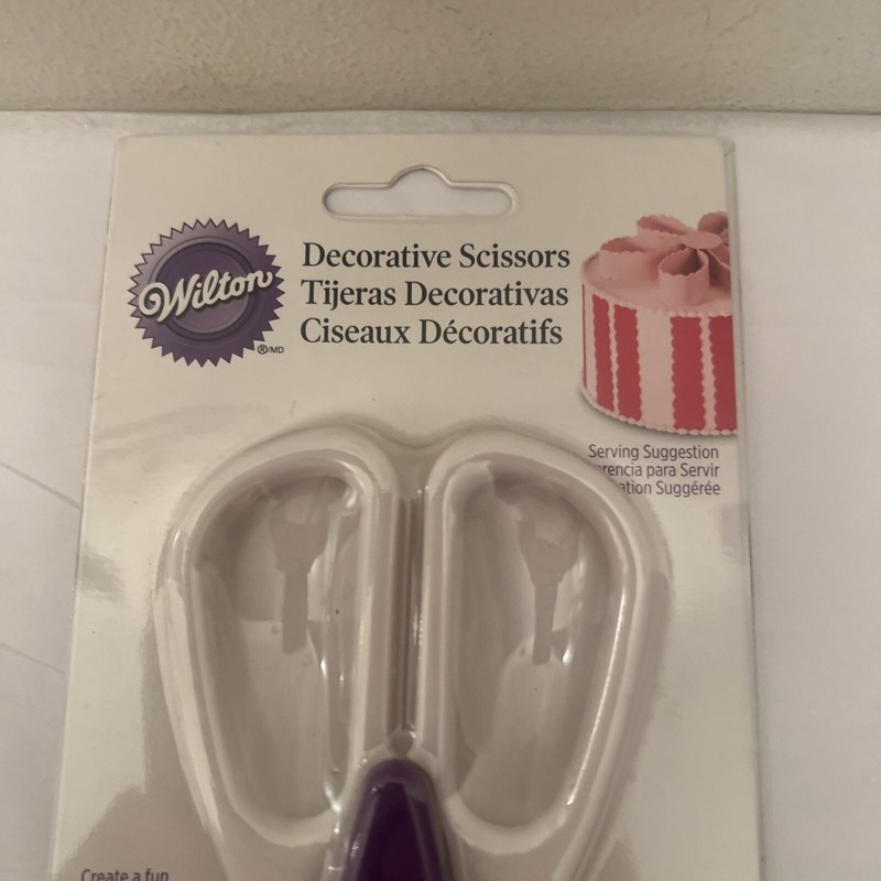 Wilton Fondant Decorative Scissors Scallop Cut - NEW! gallery