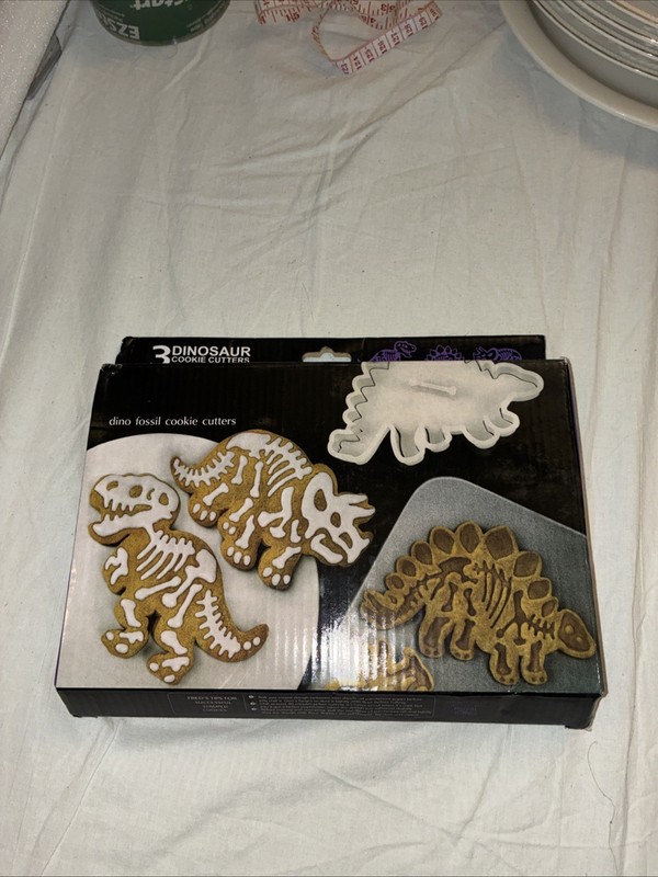 Fred & Friends DIG-INS Dinosaur Fossil Cookie Cutters Stampers Set 3 T-Rex Dino
