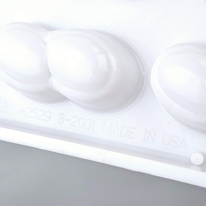 Micelli Peanut Shape Commercial Polycarbonate Chocolate Mold 2529 8-2001 gallery