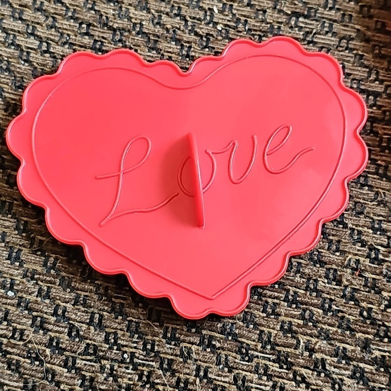 6 Vtg Wilton~ Stanley Various Heart Love Cupid St. Valentine Day Cookie Cutters gallery