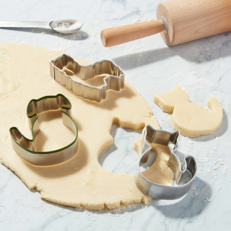 Threshold Dog puppy shaped Cookie Cutter birthday Day party 3.5" x 3" gallery