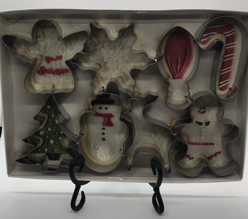 Sur La Table Christmas Cookie Cutters 8 piece Set NEW with Tags