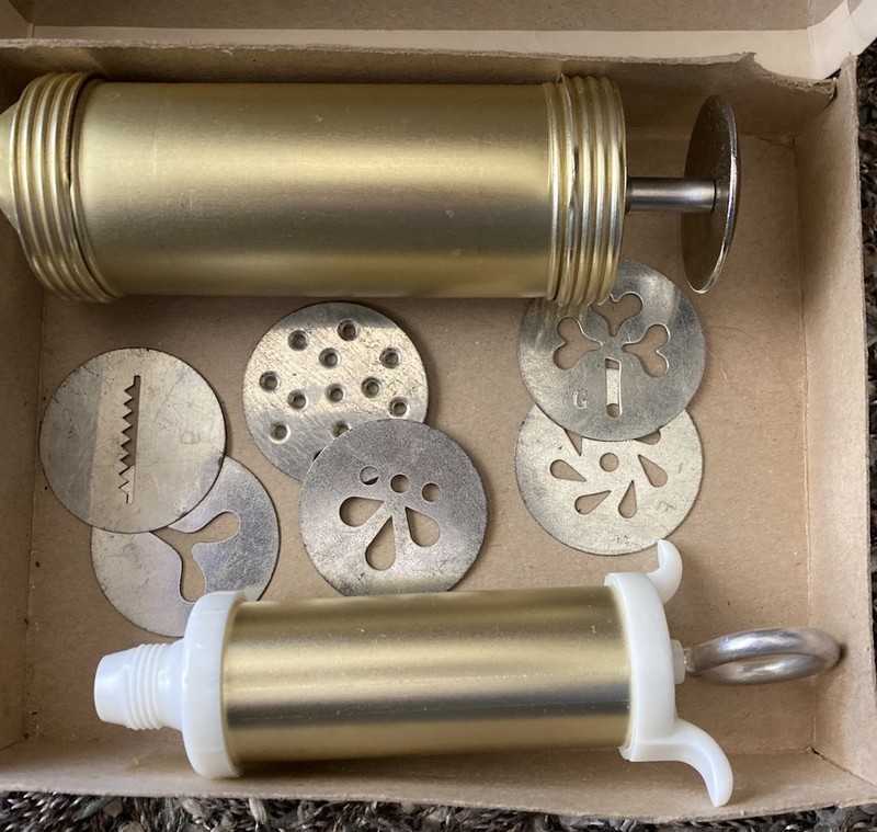 Vntg Cake Pastry Decorating Set 8 PCS NOT 13 AS SHOWN ON PKG BakersWare MadeUSA gallery