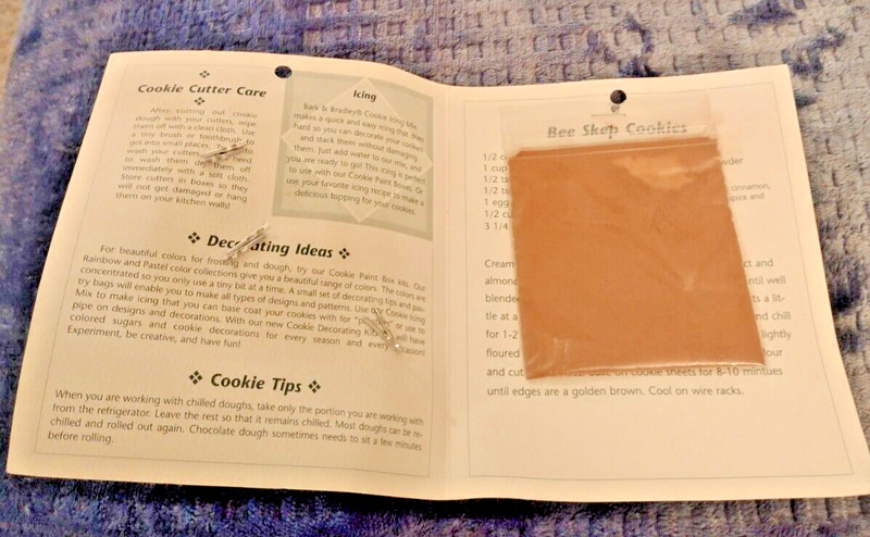 NIP 2000 BARK & BRADLEY BEESKEEPER METAL COOKIE CUTTER RECIPE BOOKLET gallery