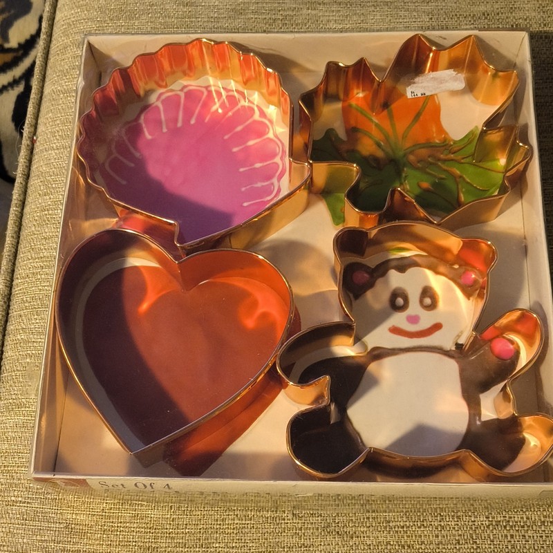 Baker’s Advantage Roshco 4 Copper Metal Cookie Cutters Heart Shell Leaf Bear