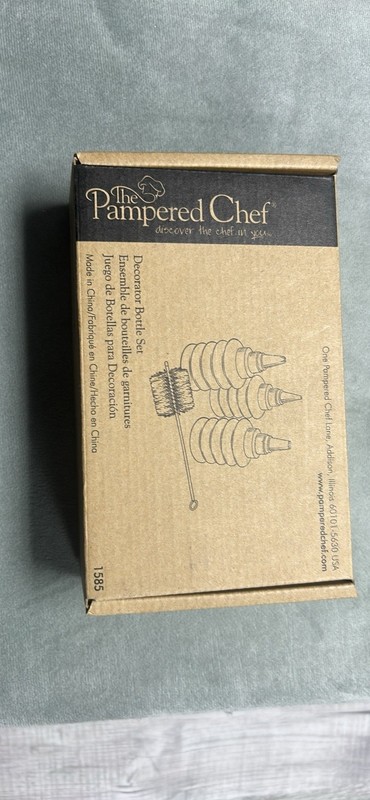 Pampered Chef Decorator Bottle Set Open Box Never Used