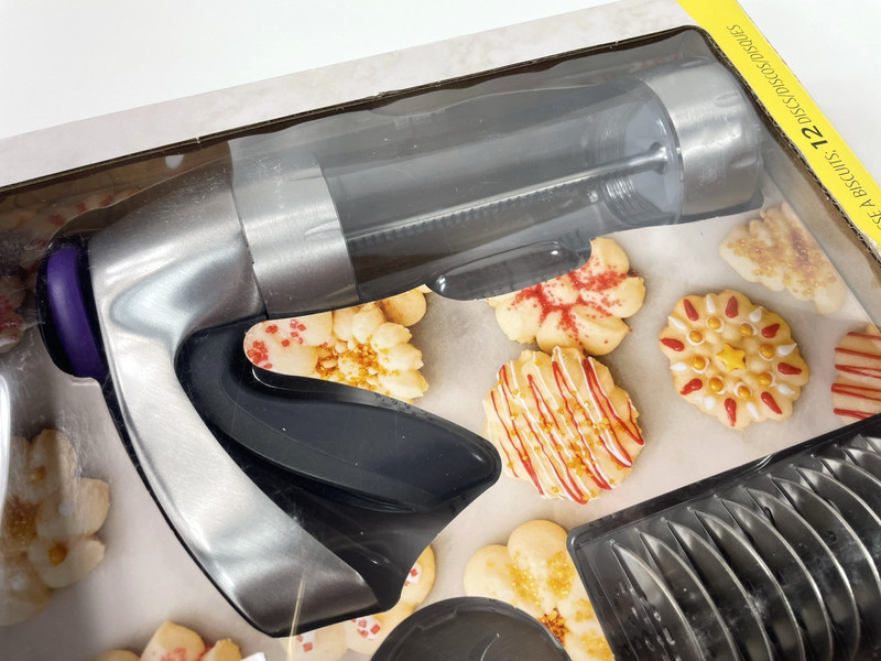 Wilton Preferred Press Cookie Press 13-Piece Set Metallic Soft-Grip Trigger gallery