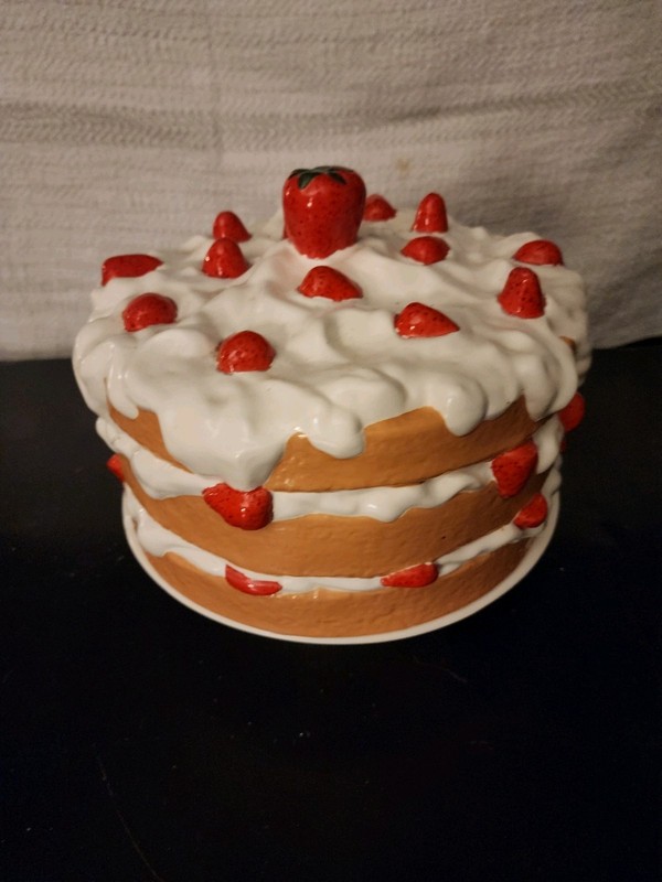 1980s Strawberry Shortcake Vintage Cake Plate Stand Pedestal Dome