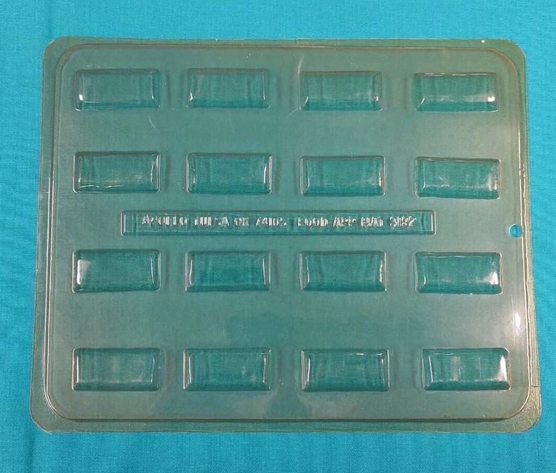 Lot of 10 Vintage Candy Flat Bar Plastic Tray Molds Apollo & ILA gallery
