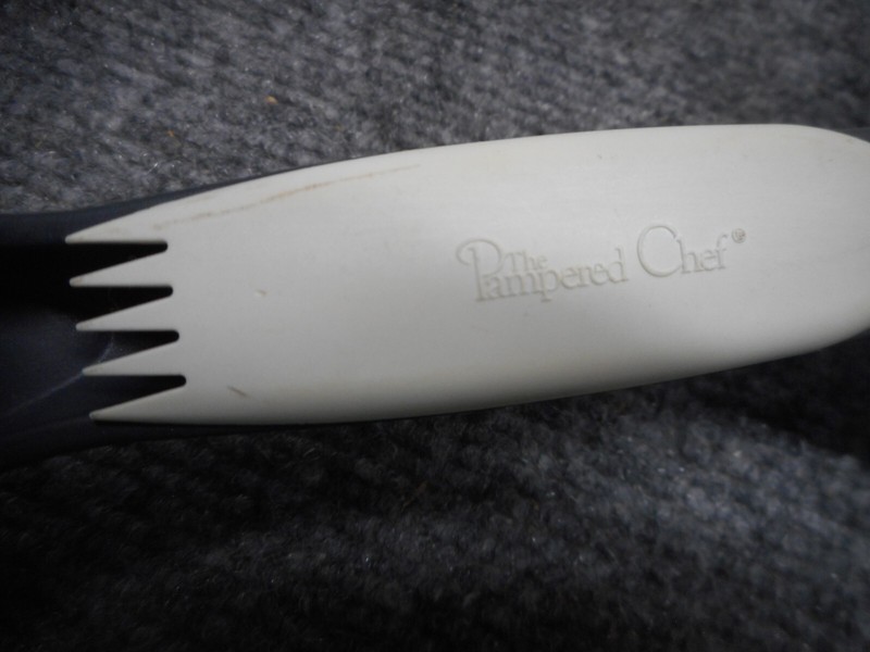 The Pampered Chef Baker's Roller 1485 Rolling Pin Pizza Pie Cookies Baking gallery