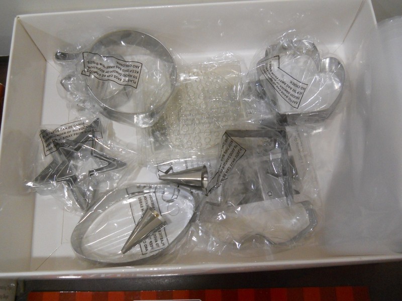 Cake Boss Sports Cake Decorating Kit Cutters Tips Guides New Opened INCOMPLETE gallery