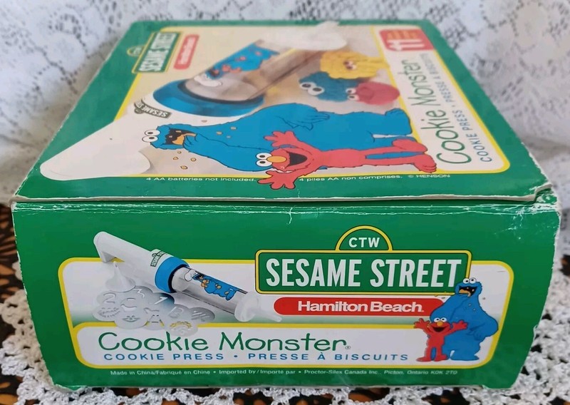 VINTAGE 1998 NEW BOXED HAMILTON BEACH/SESAME STREET COOKIE MONSTER COOKIE PRESS gallery