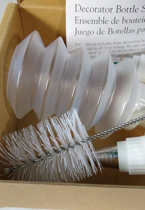Pampered Chef Decorator Bottle Set NIB 1585 baking cake decorating tips brush gallery