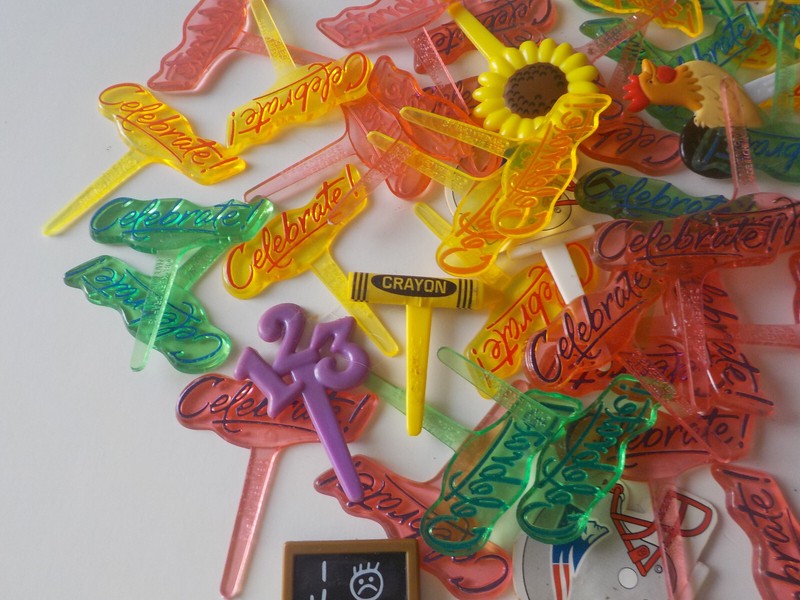95 Lot Cupcake Toppers Picks Celebrate Football Butterfly Rings Patriots Animals gallery