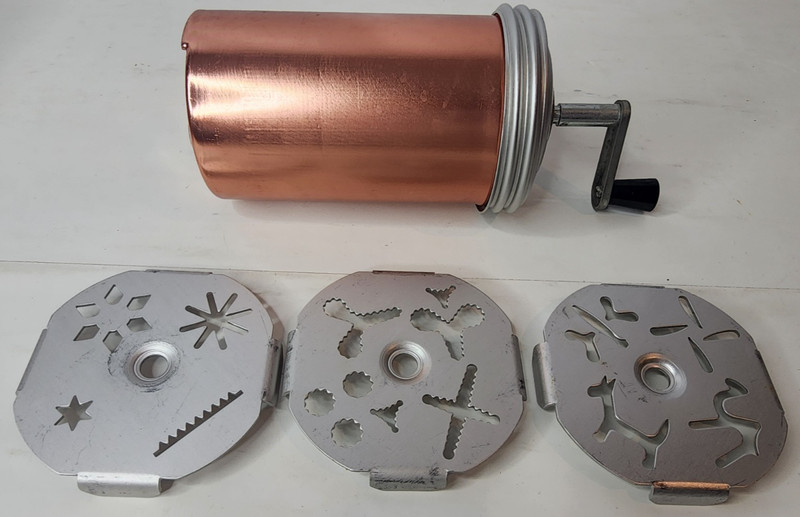Mirro Dial-A-Cookie Press Crank Handle Cooper Body 3 Discs 12 Shapes