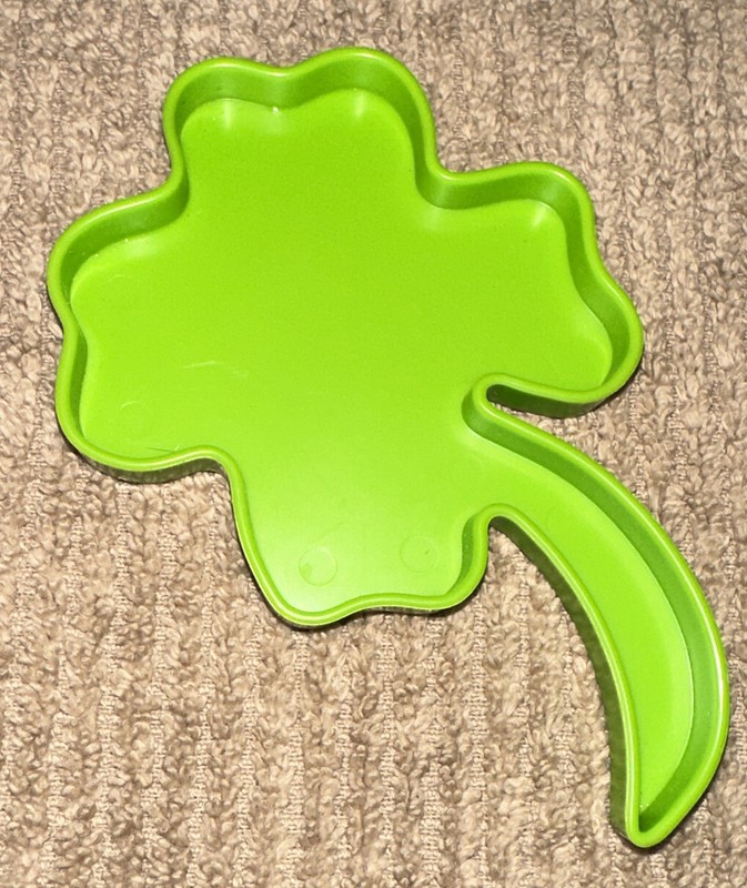 Tupperware Shamrock Clover Cookie Cutter Lime Green Plastic #1316 St Patricks gallery