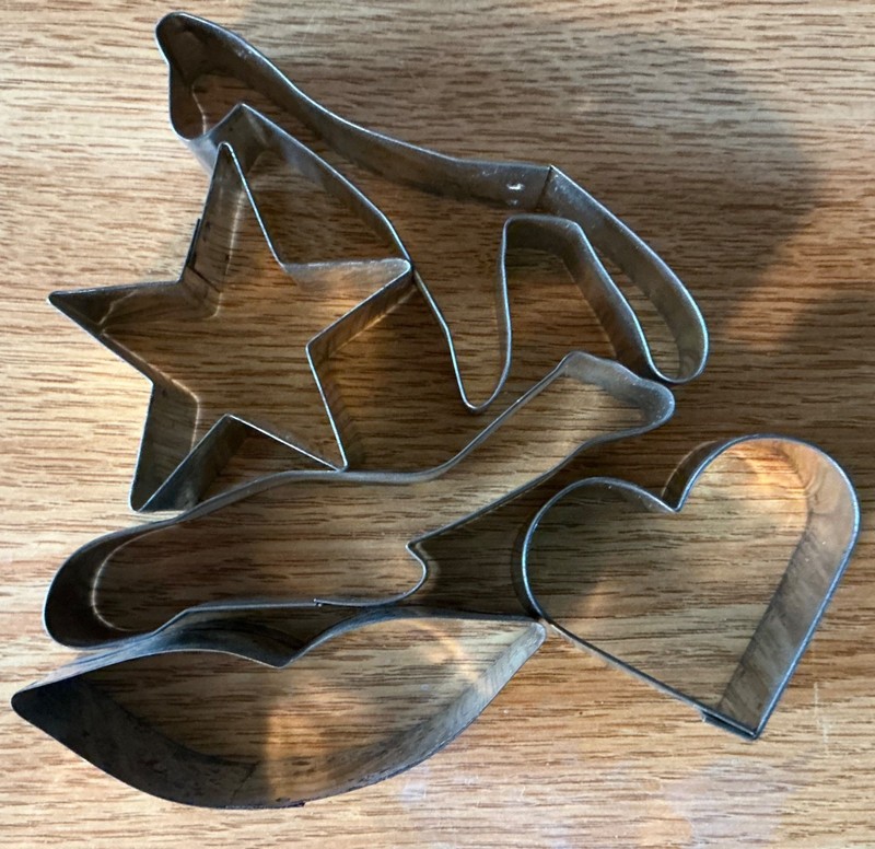 Huge Lot of 45 Small Assorted Metal Cookie Cutters Teapot Spoon Cat Pig Cow Lips gallery
