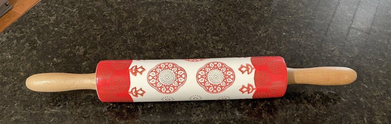 Anthropologie Red Mandala Roll the Dough Ceramic Rolling Pin ~Wood Handles~ 18″