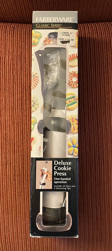 Farberware Deluxe Cookie Press One Handed Operation +20 Discs & 6 Decorator Tips