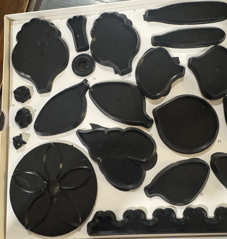 Jem 2 Cake Decorating Cutters 75 Different Flower Cutters gallery