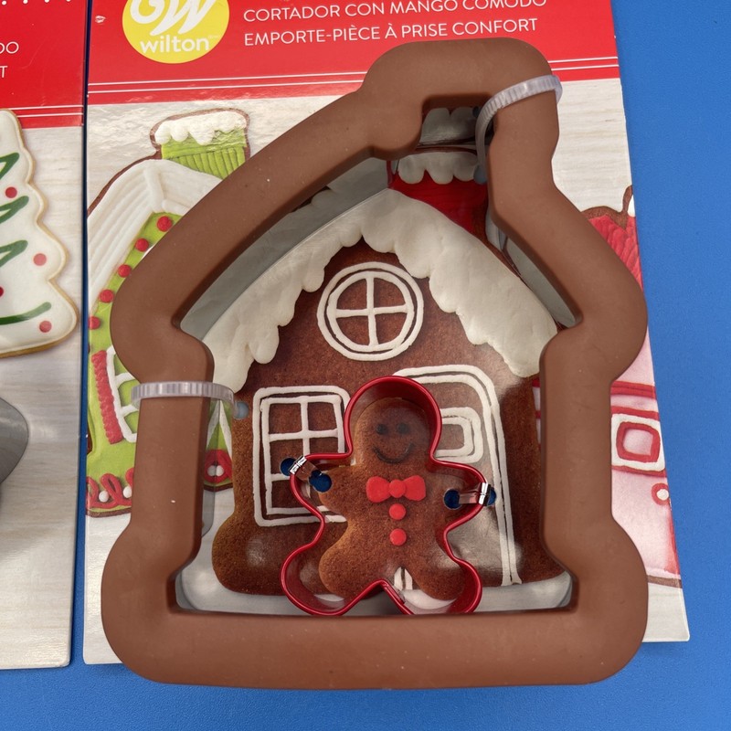 3 Wilton 4" Comfort Grip Cookie Cutter Christmas Tree Gingerbread Man House Star gallery