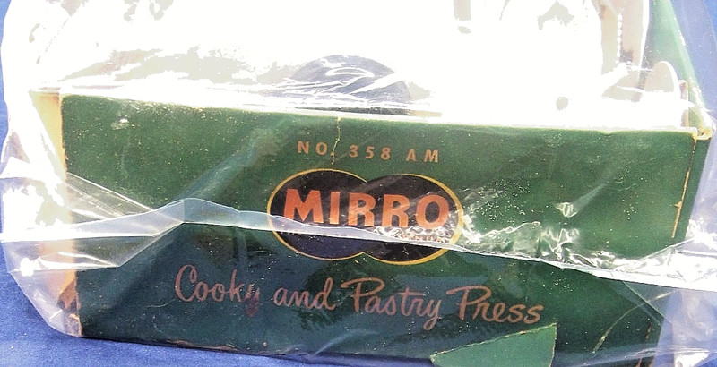 Classic Vintage 1950s Mirro Cooky & Pastry Press in Original Box w/ 15 Discs gallery