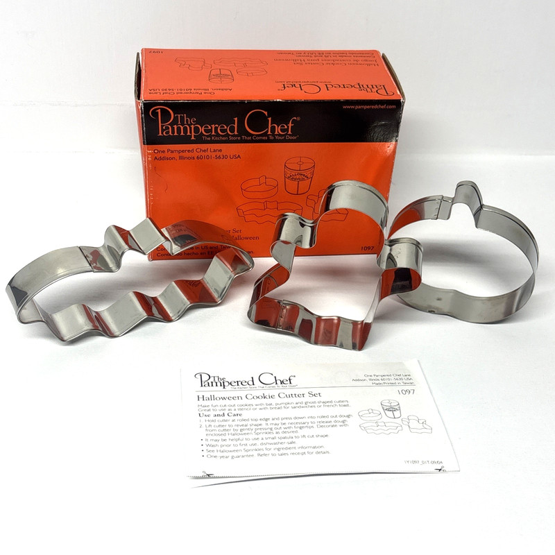 Pampered Chef Halloween Cookie Cutters Metal Bat Pumpkin Ghost