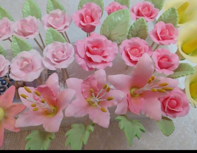 6 GUM PASTE FLOWERS & LEAVES: Choose Your Color(s) - Decorate your Own Cakes gallery