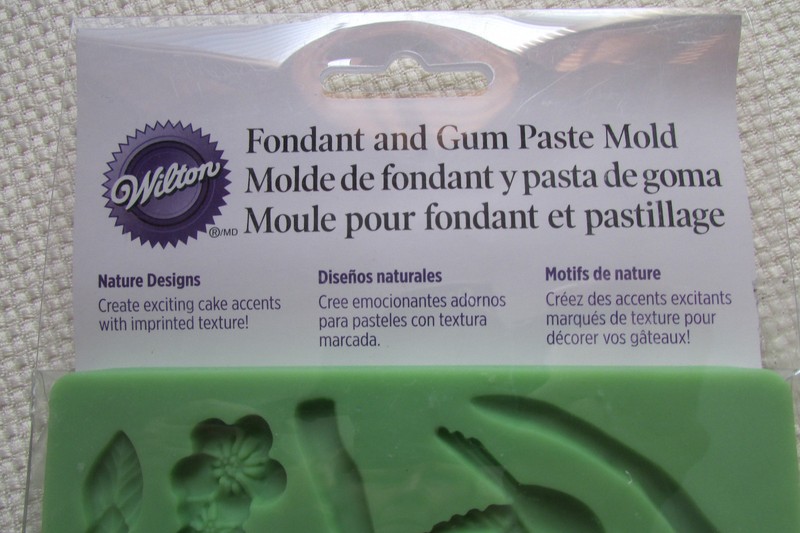 New! Wilton Fondant Gum Paste Mold Nature Designs flower leaf branch gallery