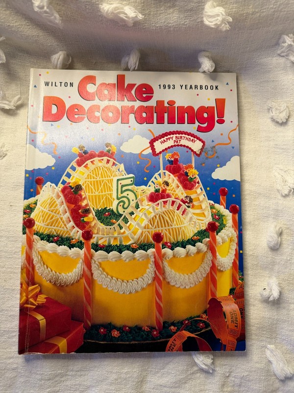 Wilton Yearbooks of Cake Decoration (years 1980, 1987, 1993, 1995, 1998) gallery