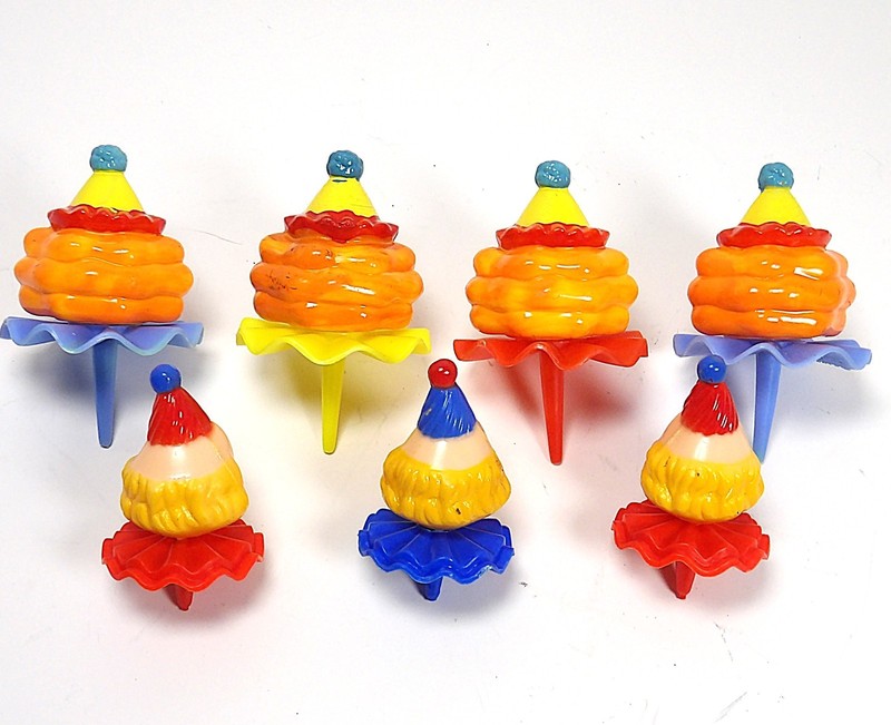 7 VINTAGE CLOWN CUPCAKE TOPPERS gallery