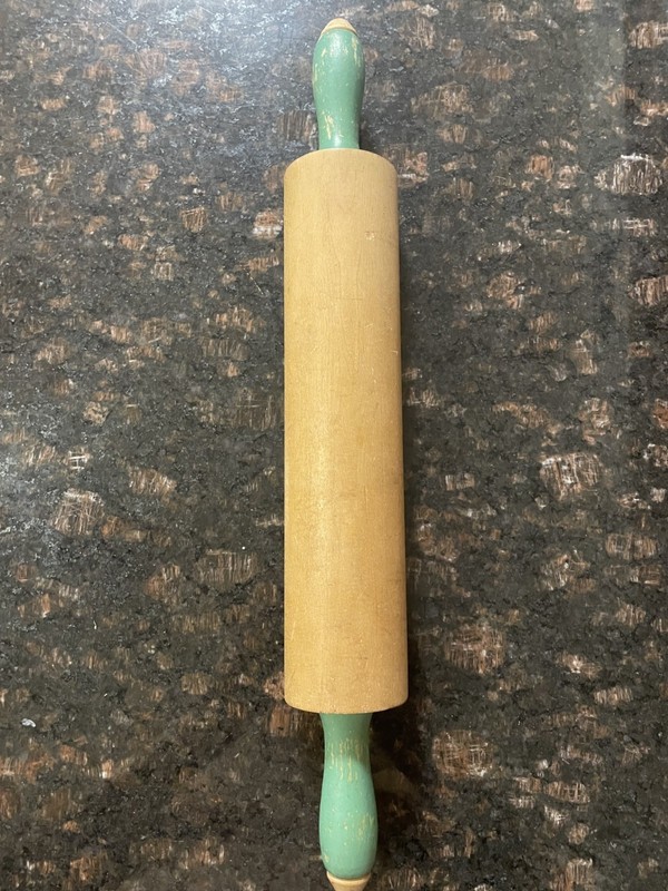 WOODEN PASTRY ROLLING PIN VTG BAKING MUNISING JADITE GREEN HANDLES BAKE KITCHEN