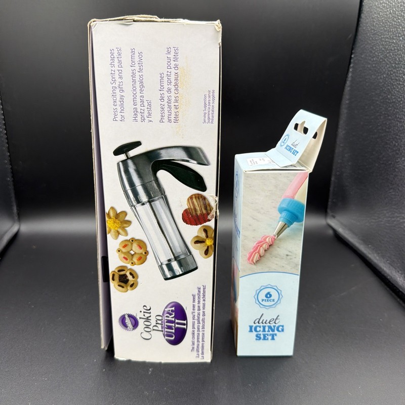 Wilton Cookie Pro Ultra II Cookie Press Set 16 Disks includes Duet icing set gallery
