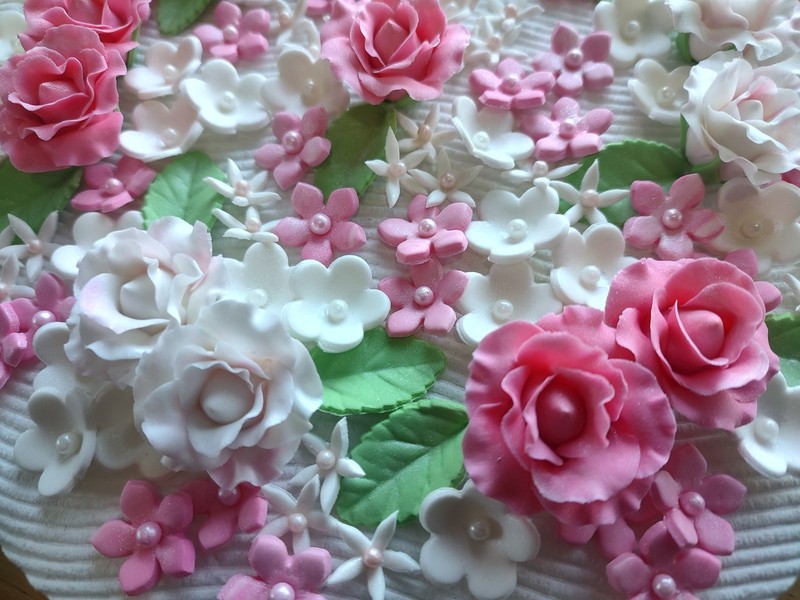 GUM PASTE ROSE ASSORTMENT CAKE DECORATING KIT: Decorate Your Own Cake/Cupcakes!! gallery