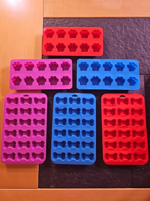 6PCS Silicone Molds Puppy Dog Paw and Bone, Elegant Chocolate Molds