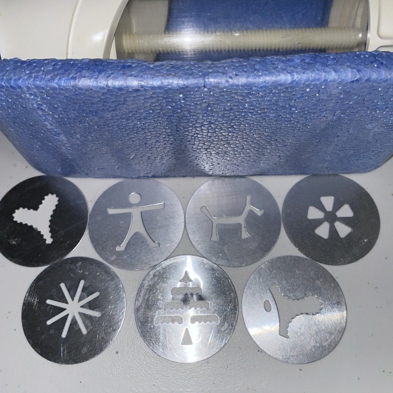 WearEver 70001 Super Shooter Electric Cookie Maker (Missing 2 Out Of 9 Discs) gallery