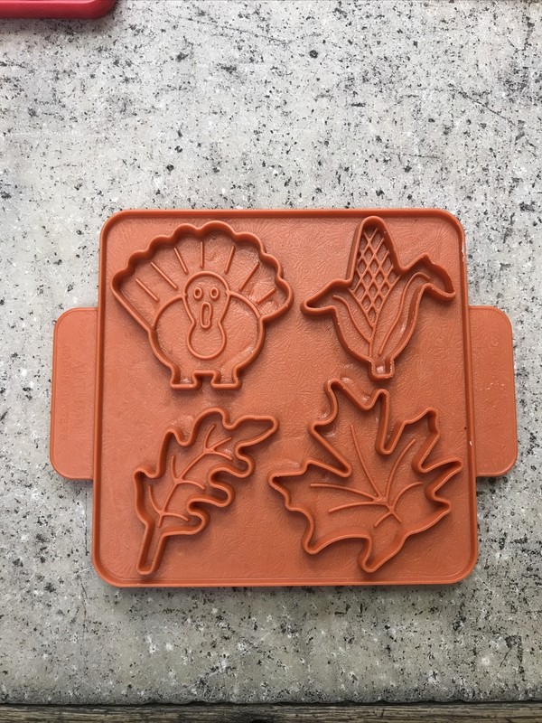 Nordic Ware Cookie Cutter 8 in 1 Reversible - Set Of 3 Seasons - Nice! Fast Ship gallery