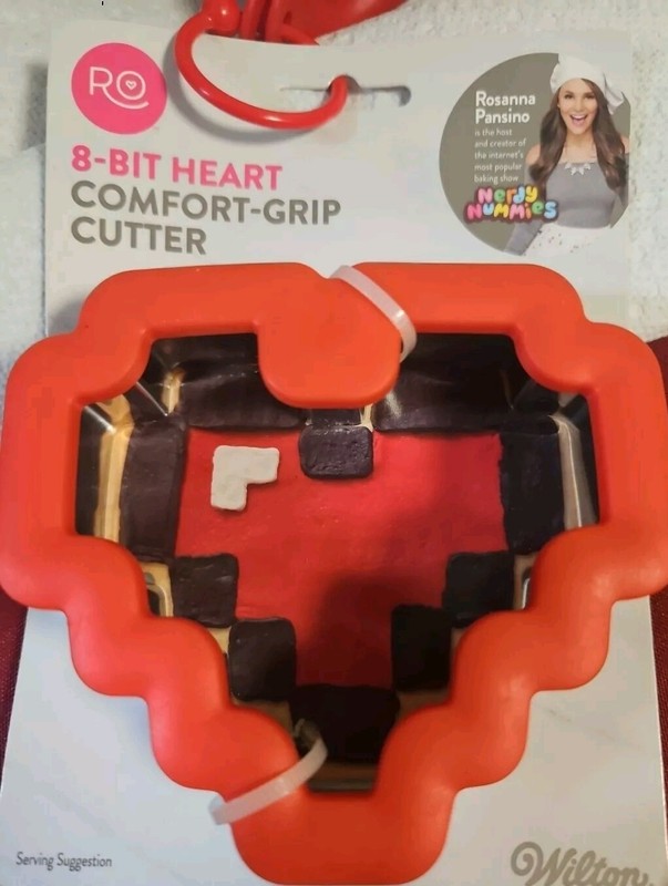 Rosanna Pansino 8 Bit Heart Comfort Grip Cookie Cutter Wilton W/ Silicone Mitt gallery