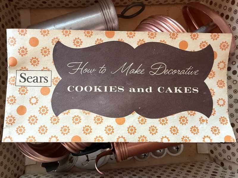 Vintage Sears Aluminum Cookie Press and Cake Decorator Set in original box gallery