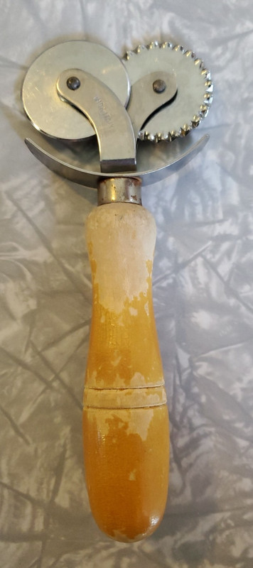 Vtg INOX Wooden Handle Stainless Steel Double Wheel Crust Cutter Made In Italy
