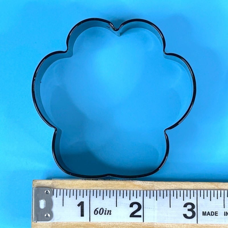Vintage Wilton Puppy Dog Paw Metal Cookie Cutter Mold gallery