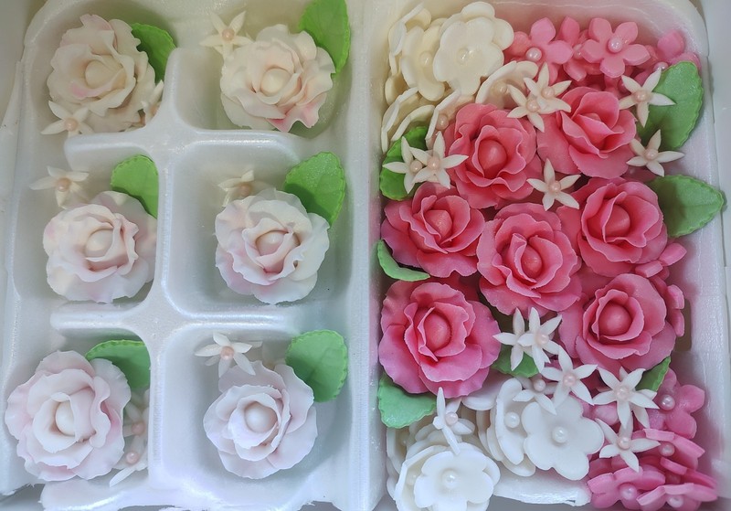 GUM PASTE ROSE ASSORTMENT CAKE DECORATING KIT: Decorate Your Own Cake/Cupcakes!! gallery