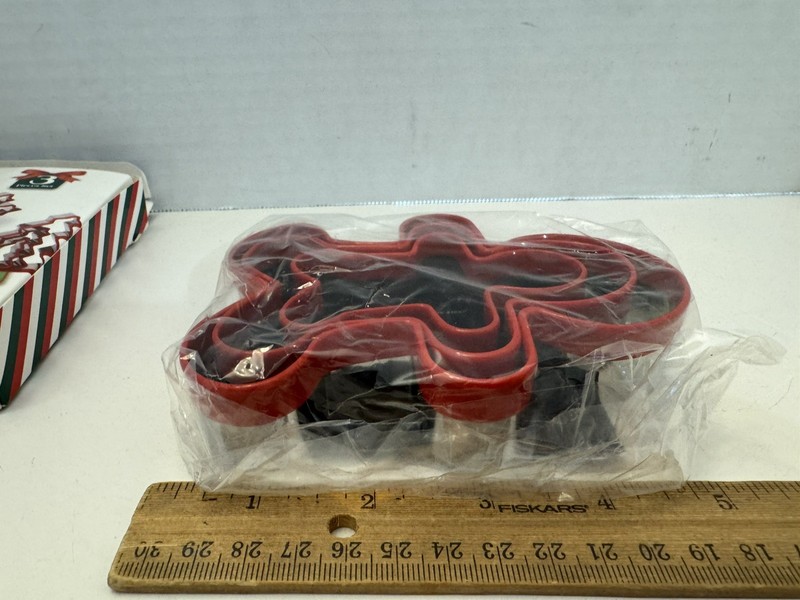 Gingerbread Man Cookie Cutter Set - 5 inch, 4 inch, 3 inch, Red Edges, New gallery