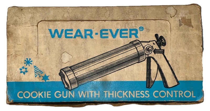 Wear-Ever Cookie Gun w/Thickness Control – VINTAGE Christmas Holiday Trees