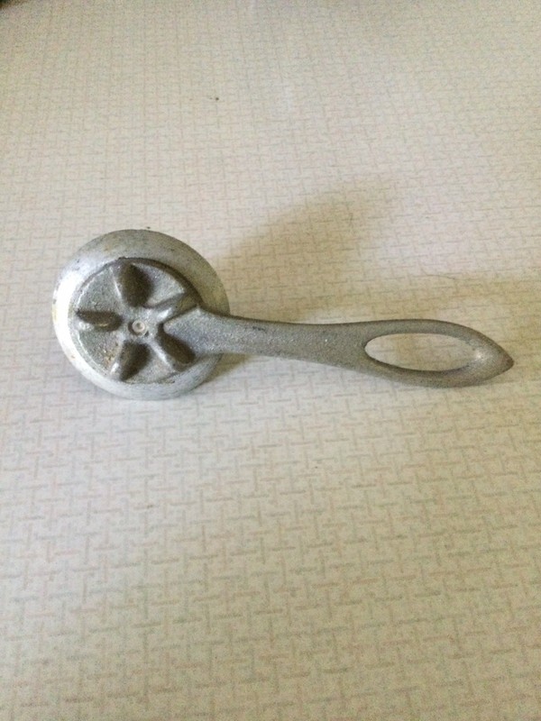 Vintage Cast Aluminum Pastry Pie Edge Crimper Wheel